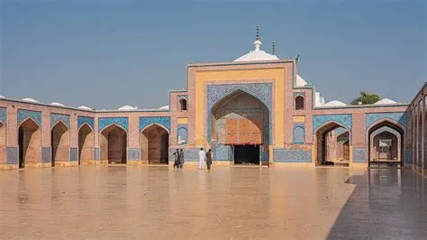 Shah Jahan Mosque Enchanting Mughal Architecture and Tranquil Spiritual Atmosphere!